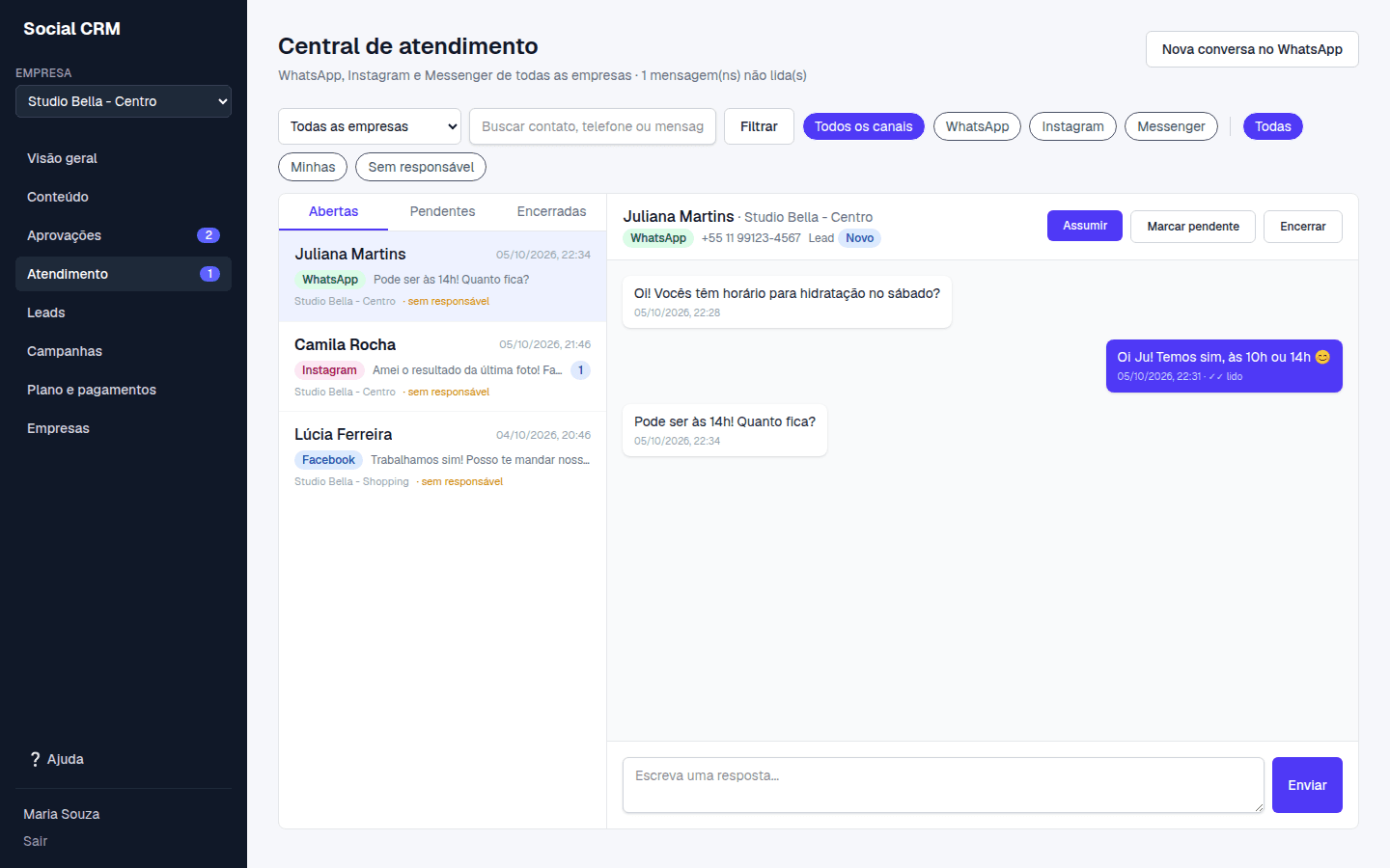 Central de atendimento com conversas de WhatsApp, Instagram e Messenger